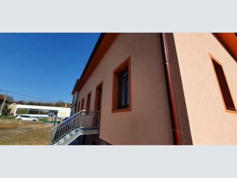 KZS fasáda přístavby ZŠ – fotografie 4 z 6