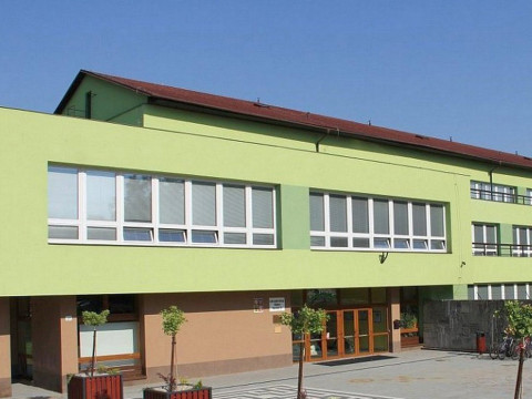 KZS fasáda ZŠ – titulní fotografie