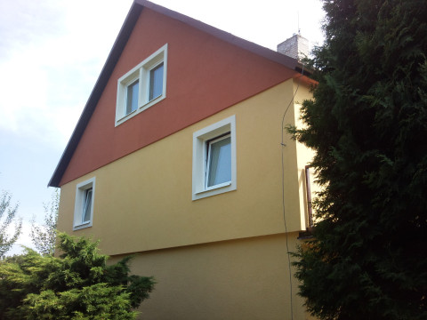 Rekonstrukce fasády RD – fotografie 2 z 5