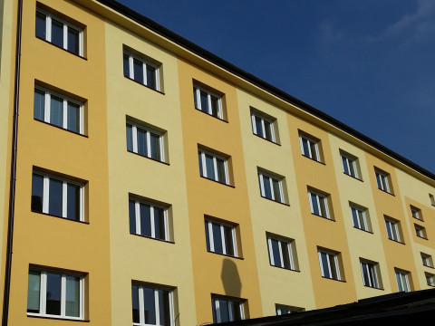 KZS fasáda ubytovna – titulní fotografie